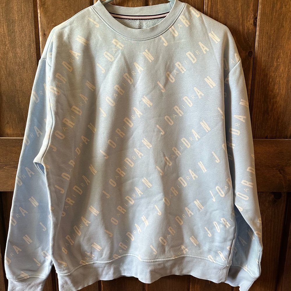 MEN'S JORDAN ESSENTIALS GRAPHIC FLEECE CREW-NECK SWEATSHIRT IN BLUE Men’s M